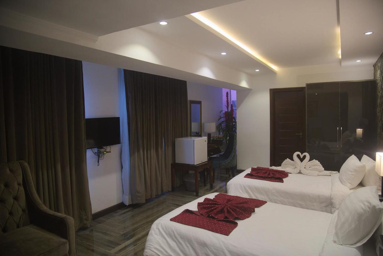 Savoey Hotel Lahor Dış mekan fotoğraf